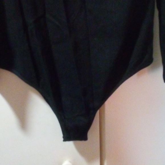 Women's Top - Picture 4 of 10